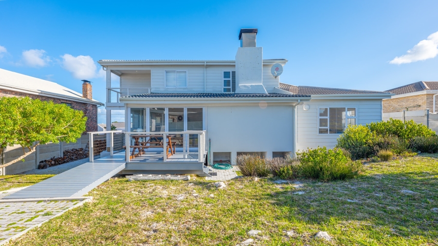 4 Bedroom Property for Sale in Struisbaai Western Cape